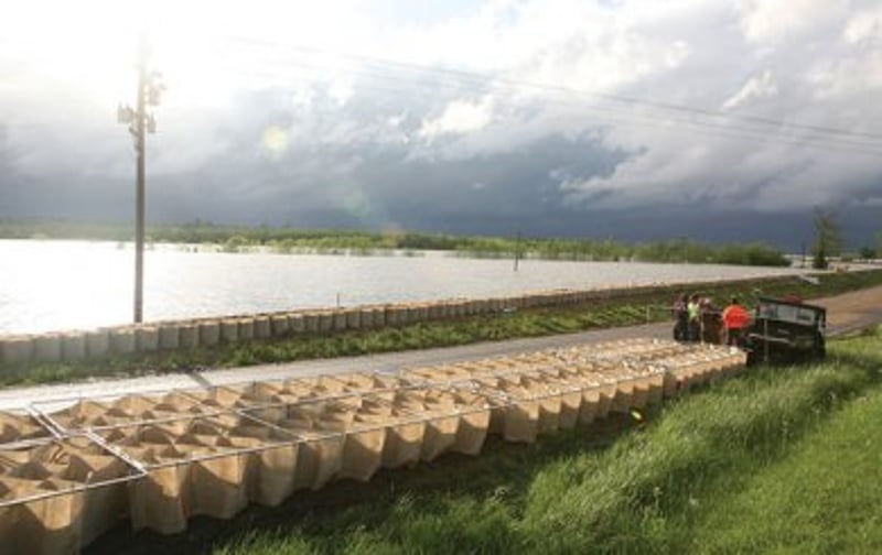 Battling The Flood In Smithland preview 3